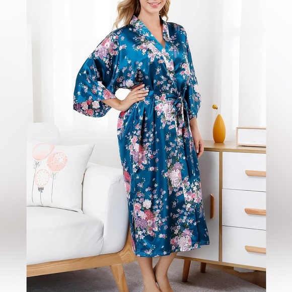 Mustard Seed Silky Blue Floral Kimono Short Robe Attached Belt Sexy Loungewear - Picture 9 of 13
